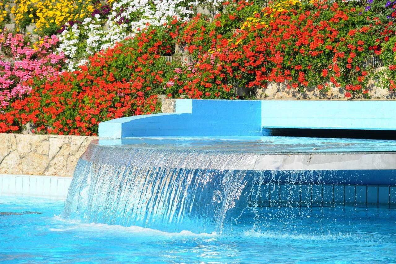 Parco Delle Piscine Hotel Sarteano Exterior foto